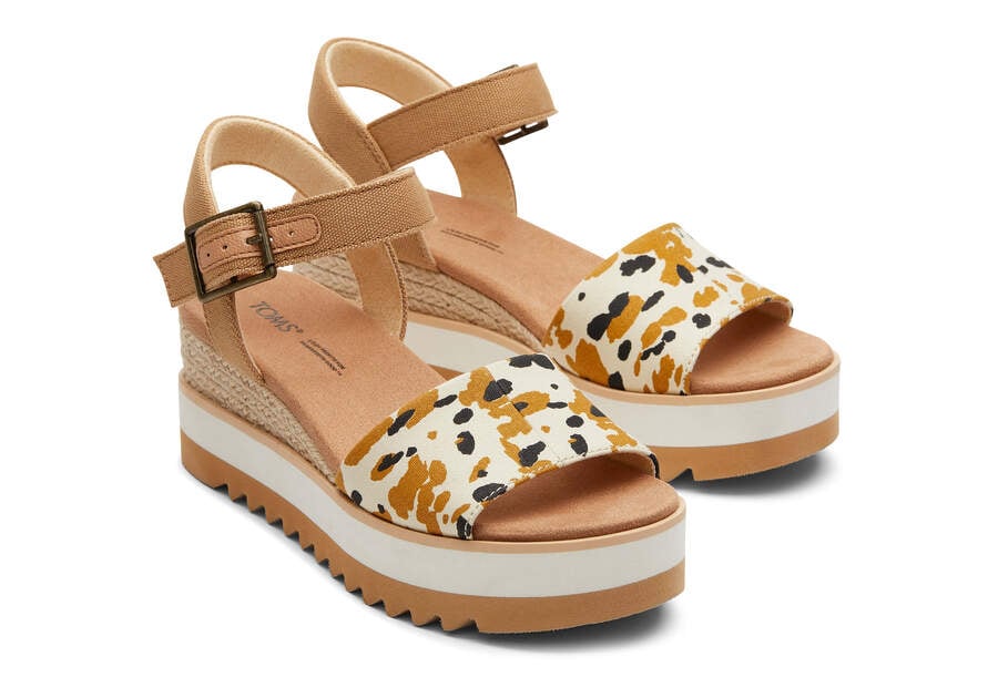 Buckthorn Brown Abstract Cow Women's Toms Diana Wedge Sandal Sandals Ireland | IE276-608